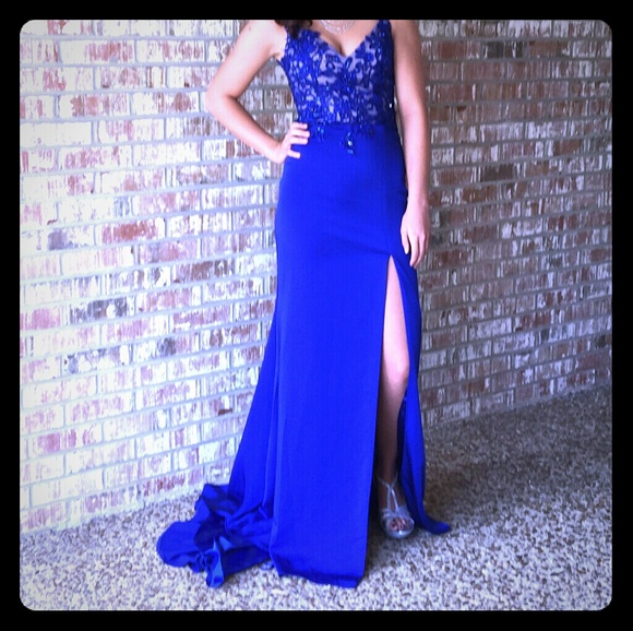 david's bridal blue prom dress David's Bridal Size 18 Formal Prom Dress Blue Sparkles With Beads